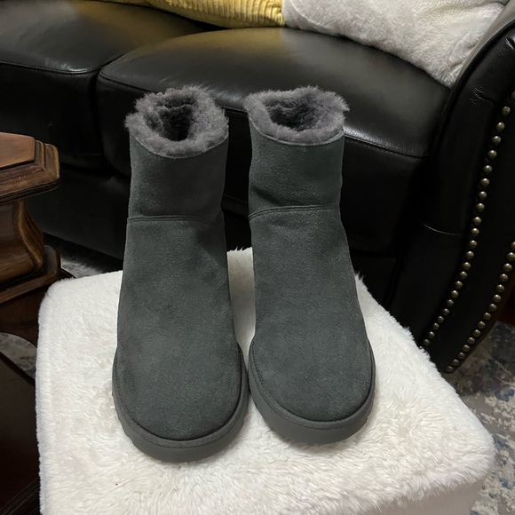 UGG Dark Gray Suede Winter Boots - Picture 1 of 5